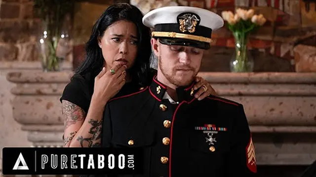 Lonely Widow Dana Vespoli Craves boyfriend′s Military Uniform & Desires His Touch
