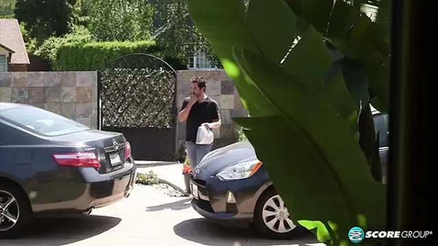 Robin takes sausage  It′s served in her backside 