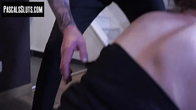 hunk Pascal White grabs his rock hard cock🌭 and pleases a busty MILF Primal Moon