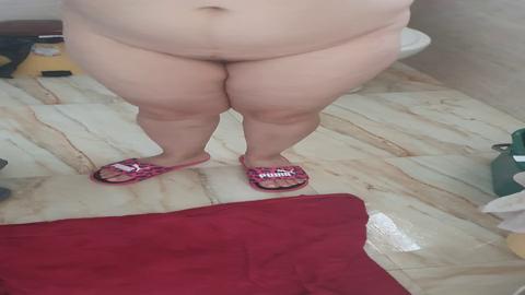 Stepmom bare in the bathroom, flashing her privates