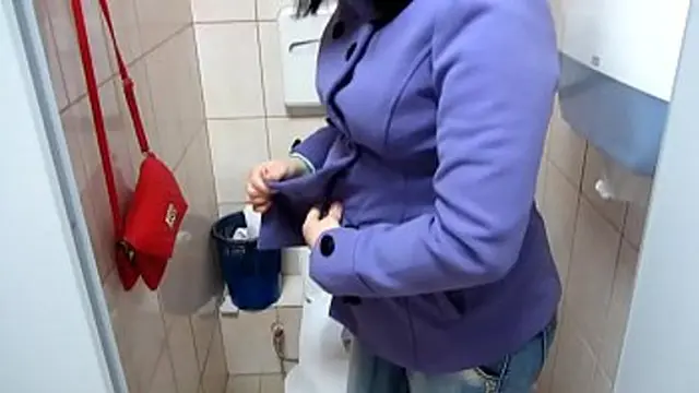 Public restroom scene ends with her switching clothes — amateur explicit encounter 