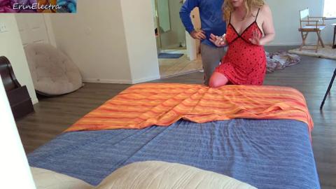 Stepmom's stepson gets anal👌 drilled while she screams 'this is so not my cunt✌'