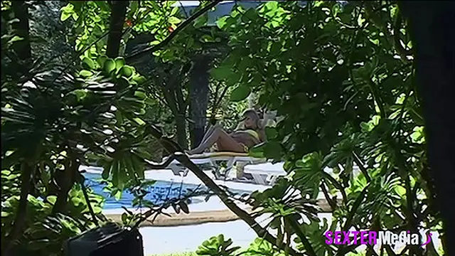 Hot spontaneous big meat action on sun lounger with pool mate