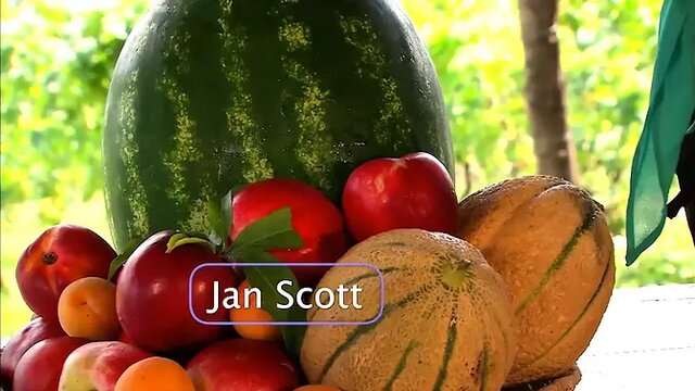 Stunning woman fucked outdoors in hot Italian Summer