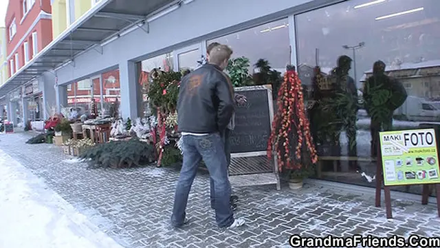 Picked up milf double-fucked hard