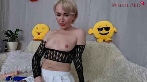 Dirty old broad gets her rocks off on two XXX action-packed vibes tonight