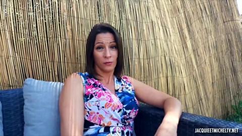 Meet corrupt French nurse Kyara, 39, in seductive Córse strip tease