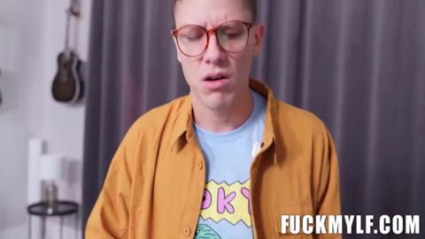 Savvy Seductor Tames Teen Throat