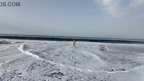 StepMom Caught Son in Steamy Beach Fotos
