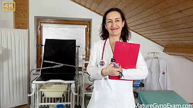 Lesbian Doc Di Devi Matures Foxy Rae′s Lust in Exam Chair